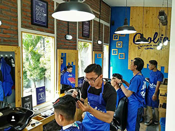 Franchise Peluang Usaha COOLIO BARBERSHOP