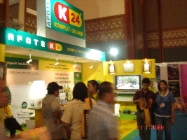 Stand Waralaba Apotek K-24
