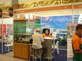 Stand Waralaba ESL Express