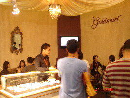 Stand Waralaba Goldmart