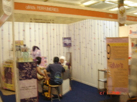 Stand Waralaba QiMo's Perfumeries