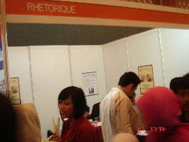Stand Waralaba Rhetorique