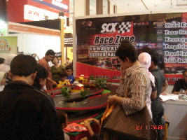Stand Waralaba SCX Race Zone