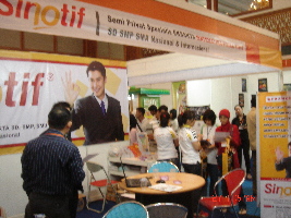 Stand Waralaba Sinotif